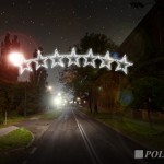Droga z latarniami i ozdobnymi gwiazdami - komponenty elektryczne i oświetlenie Polamp
