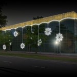 Budynek z dekoracjami świetlnymi - komponenty elektryczne i oświetlenie Polamp