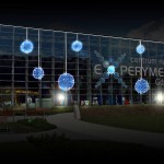Oświetlone kule na budynku - komponenty elektryczne i oświetlenie Polamp