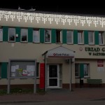 Budynek z oświetleniem Polamp - komponenty elektryczne i oświetlenie Polamp
