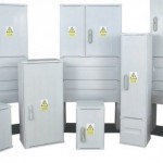 Białe metalowe szafki i skrzynki - komponenty elektryczne i oświetlenie Polamp