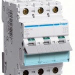 Trzy przełączniki automatyczne B16 - komponenty elektryczne i oświetlenie Polamp