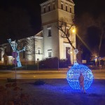 Oświetlone dekoracje na budynku - komponenty elektryczne i oświetlenie Polamp